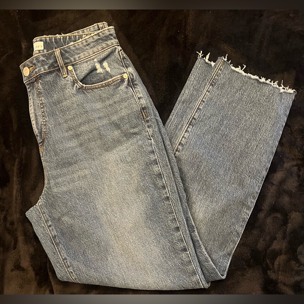 EUC LOFT Curvy High Waist Straight Crop Jeans | Size 30/10 | Distressed Hem